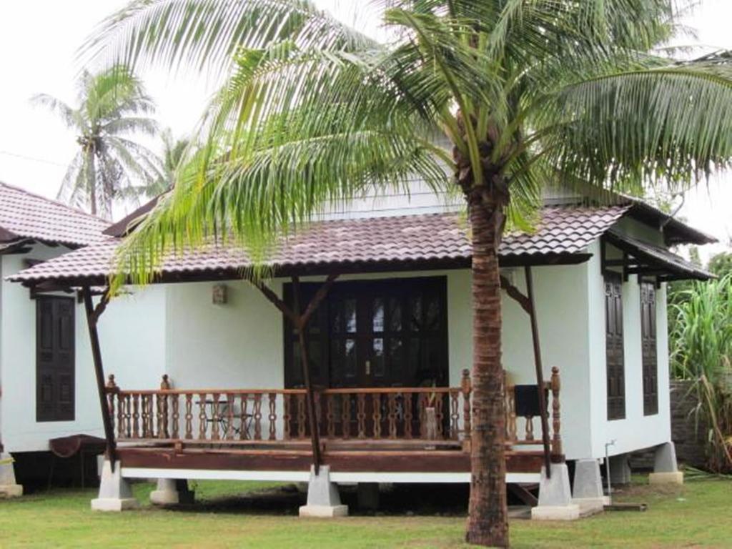 Bohok Guesthouse Pantai Cenang (Langkawi) Buitenkant foto