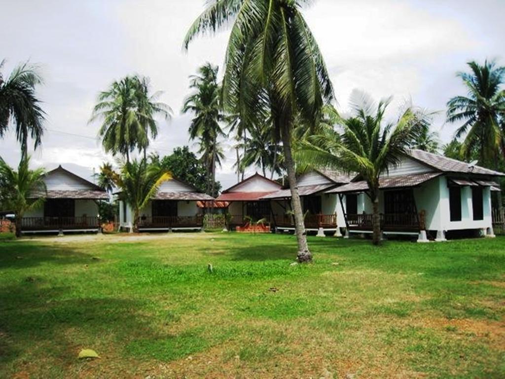 Bohok Guesthouse Pantai Cenang (Langkawi) Buitenkant foto