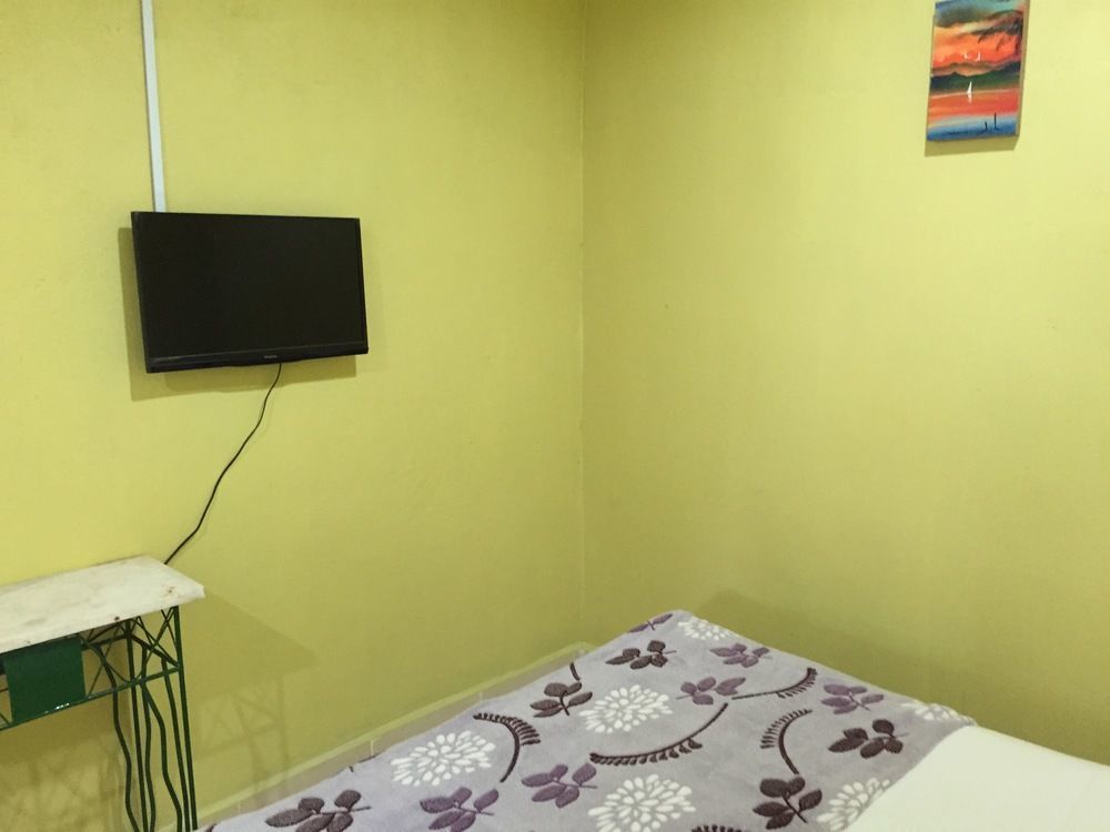 Bohok Guesthouse Pantai Cenang (Langkawi) Buitenkant foto
