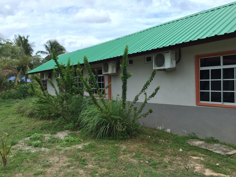 Bohok Guesthouse Pantai Cenang (Langkawi) Buitenkant foto
