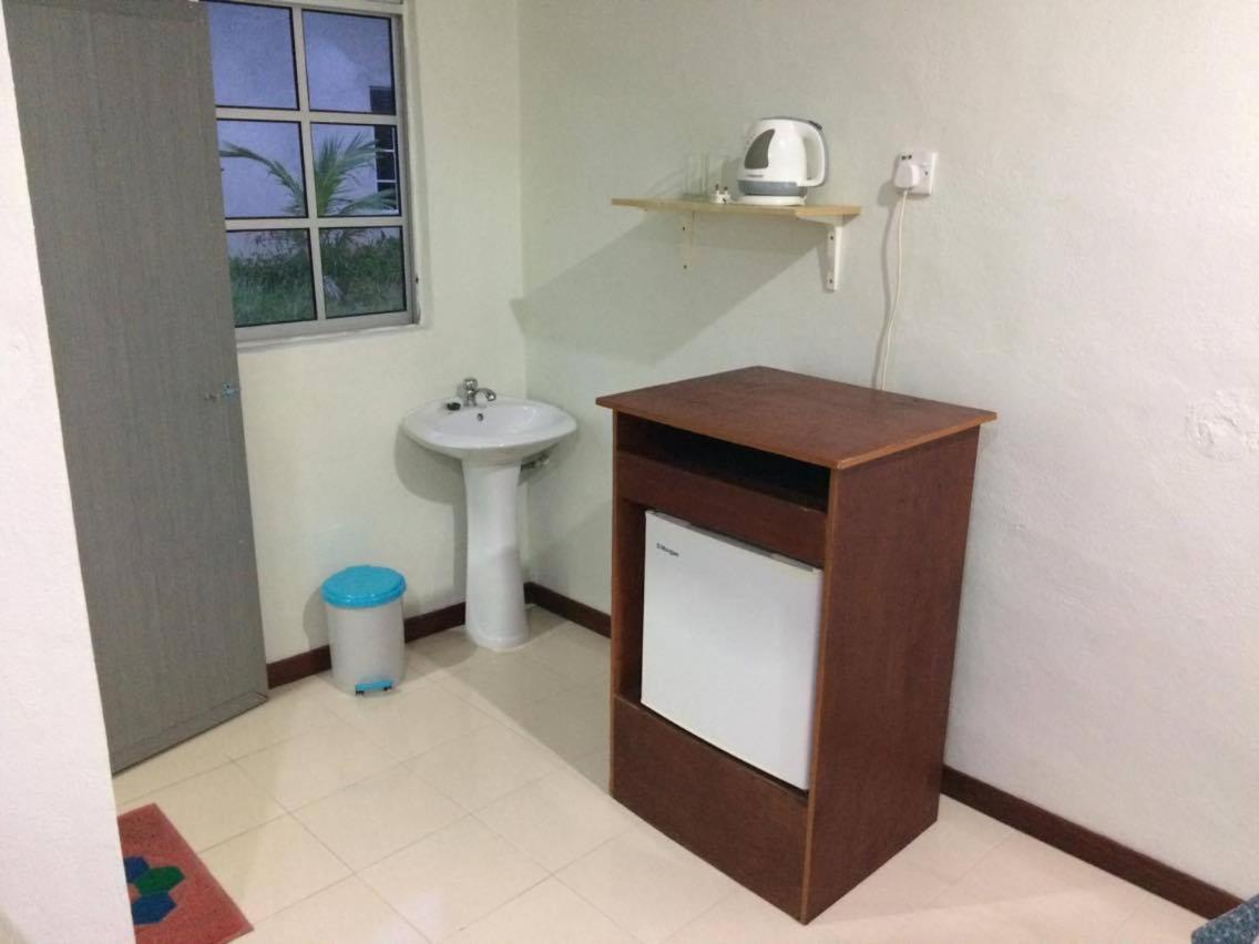 Bohok Guesthouse Pantai Cenang (Langkawi) Buitenkant foto